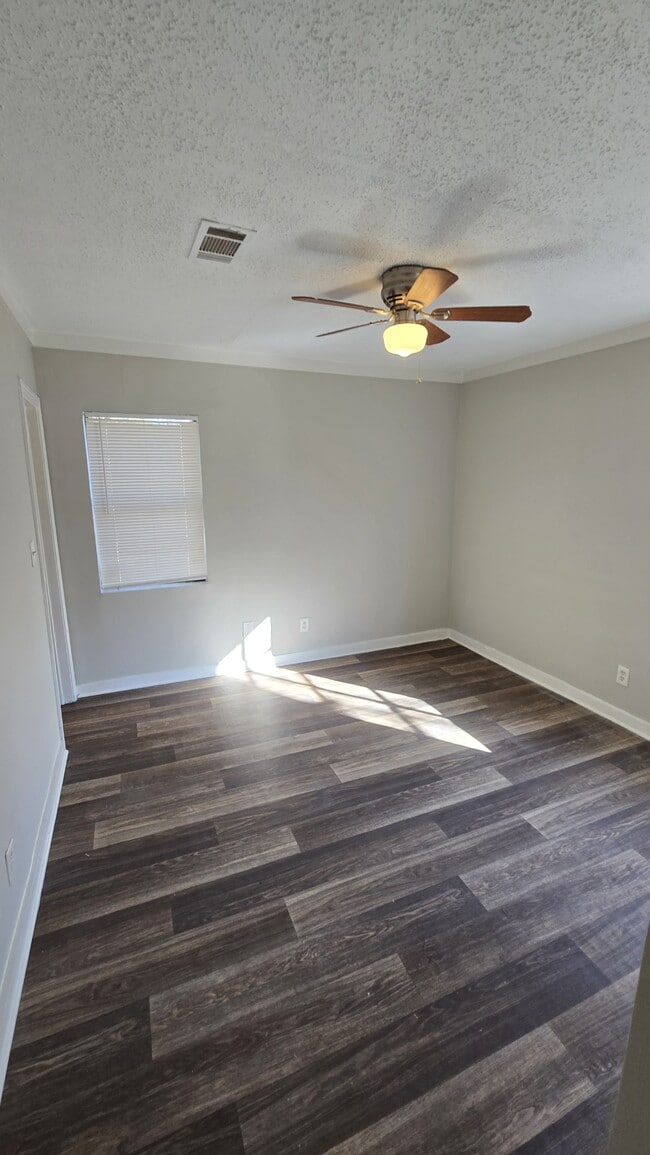 Building Photo - 512 Woodward Ave