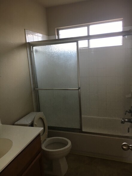 Building Photo - 901 Sweet Leaf Ln