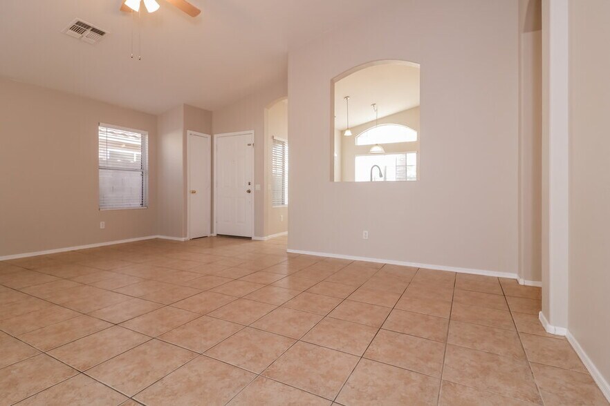 Building Photo - 72 N Cholla St
