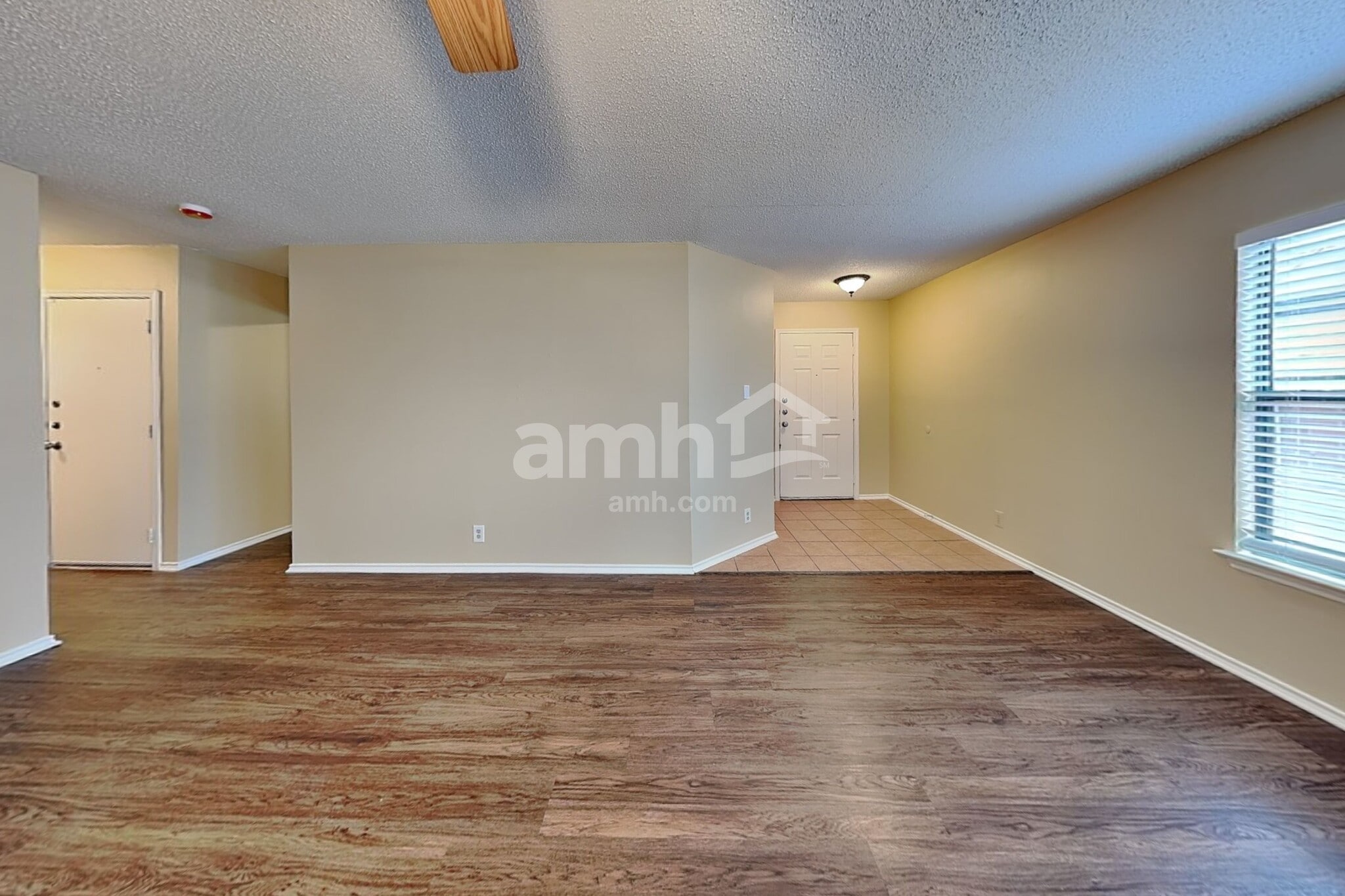 Building Photo - 7206 Knights Haven