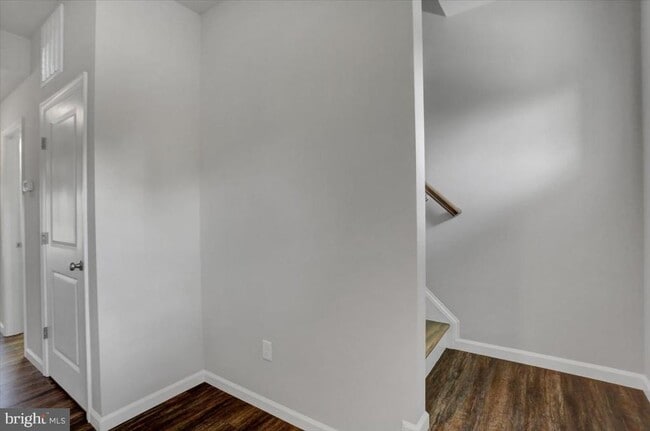 Building Photo - 1817 Holly Ln