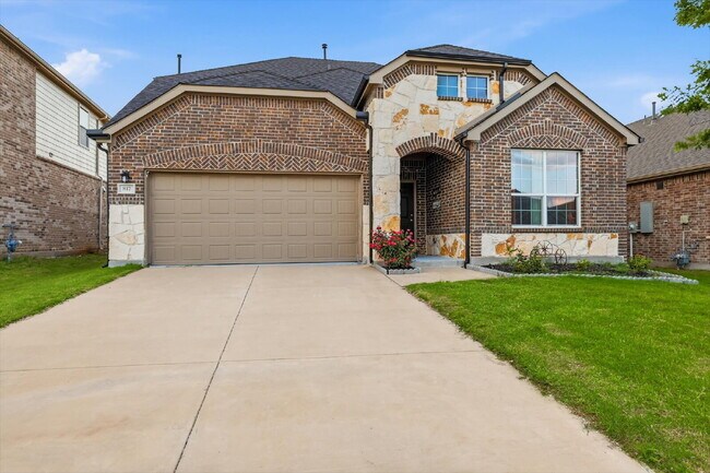 Building Photo - 4 Bed, 3 bath and 1 flex room in the heart of Anna Town Square.