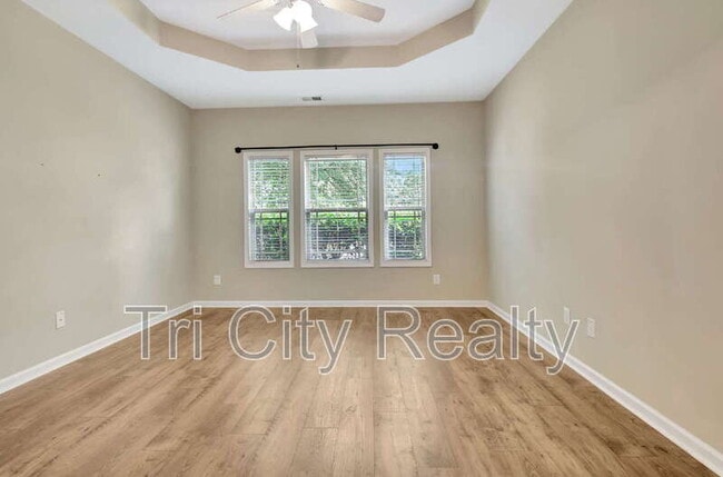 Building Photo - 113 Macalester Dr