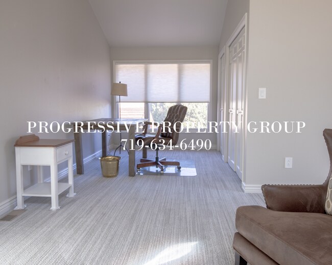 Building Photo - 1120 Hill Cir