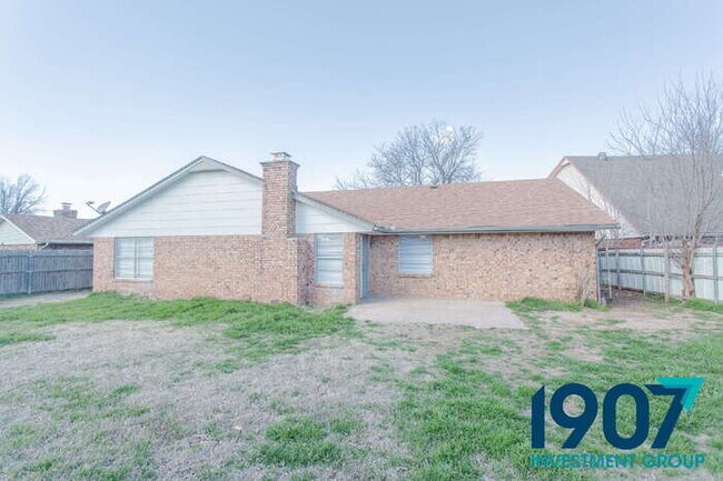 Building Photo - Spacious 4-Bedroom Home in Moore – Stylish Updates & Great Layout!