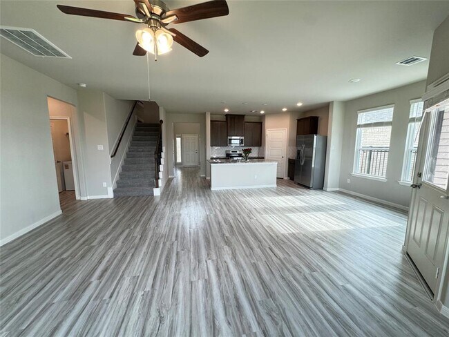Building Photo - 27231 Blue Pool Dr