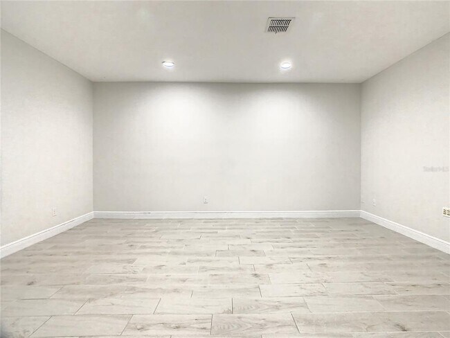 Building Photo - 8917 Blue Mesa Dr
