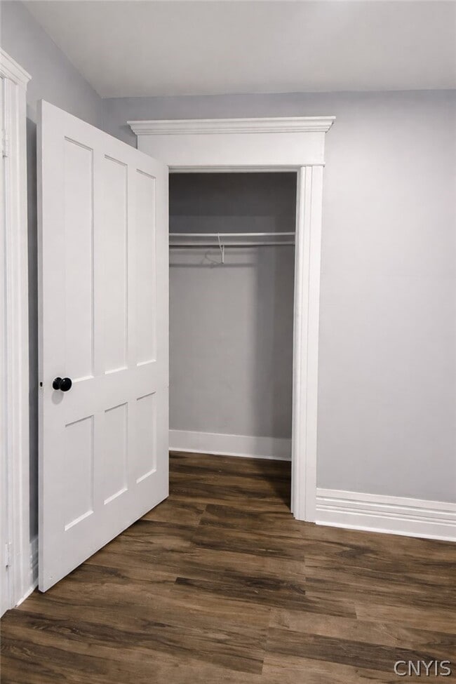 Building Photo - 15 School St