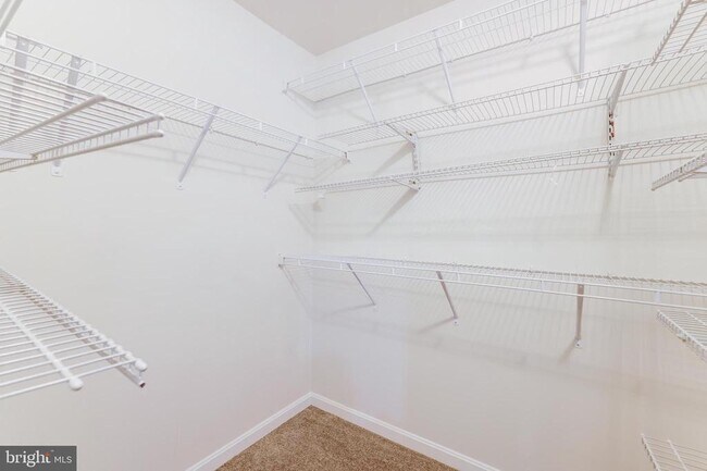 Building Photo - 42639 Chisholm Dr