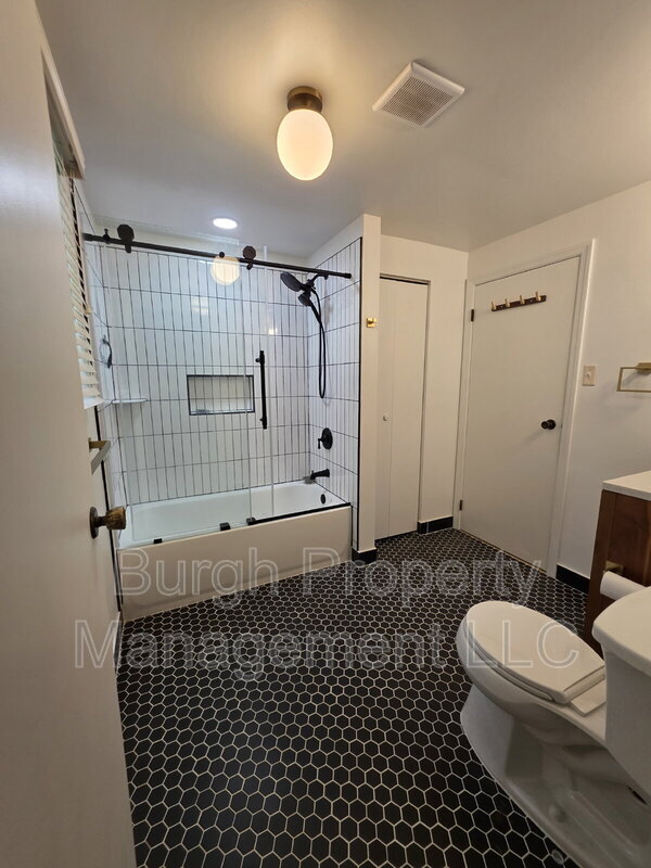 Building Photo - 1520 Hatteras St