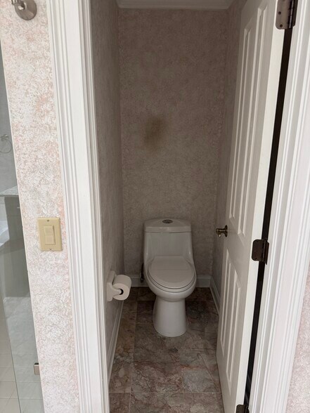 Building Photo - 300 Bermuda Bay Cir