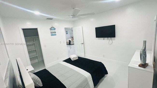 Building Photo - 541 SE 17th Ave