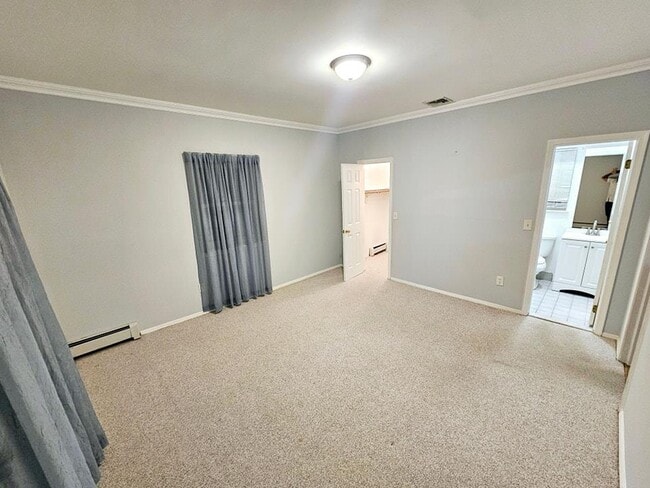 Primary Photo - 61 Apple Ln