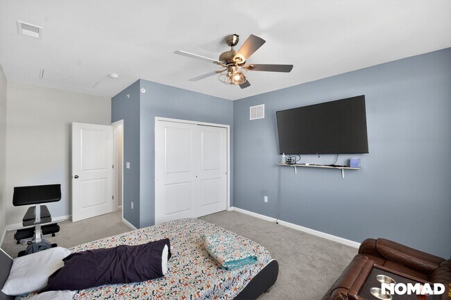 Building Photo - Spacious 3BR Condo in Highland Park