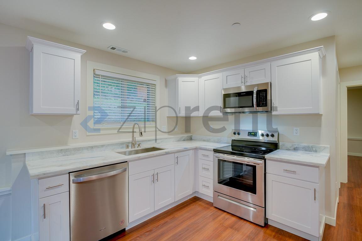 Building Photo - 13449 14th Ave S