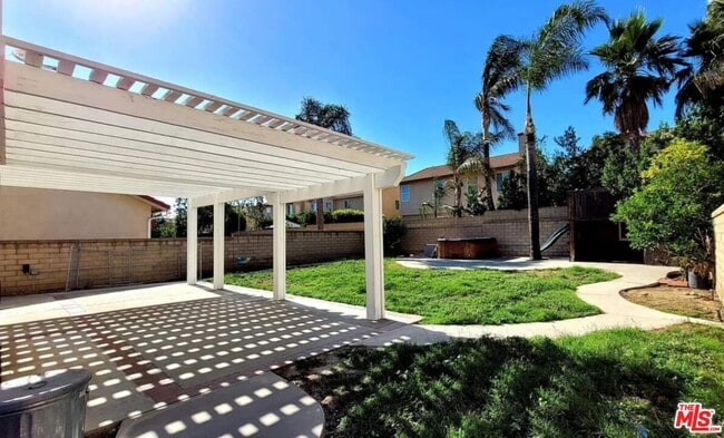 Building Photo - 15180 Carnation St