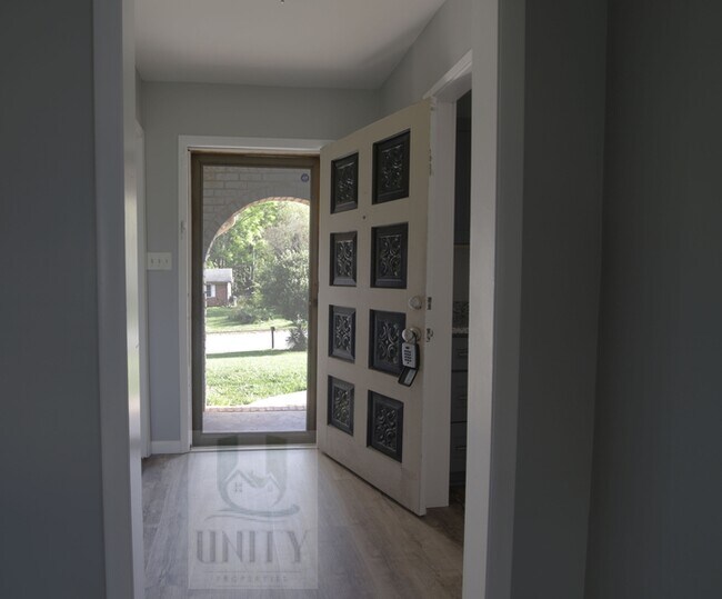 Move in Ready recently renovated home grea... 2402 Woodvalley Dr