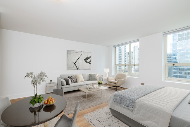 Building Photo - 345 N La Salle Dr