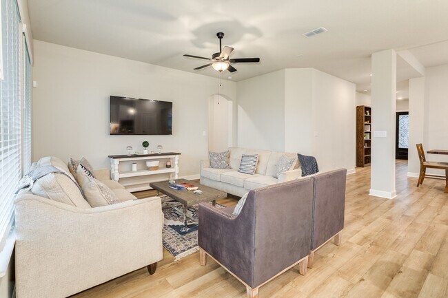 Building Photo - 9806 Starry Night Ln