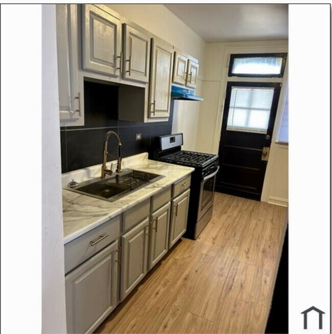 Building Photo - 8017 S Carpenter St