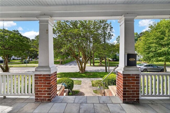 Building Photo - Charming 4-Bedroom Home in the Heart of Colonial Place