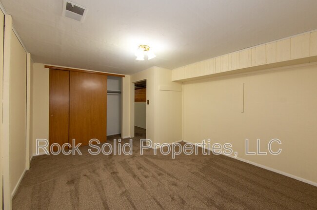Building Photo - 1031 Madison Ave