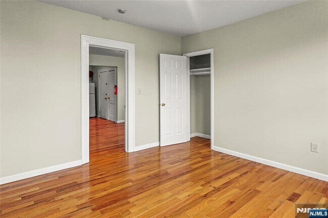 Building Photo - 117 Parkview Terrace