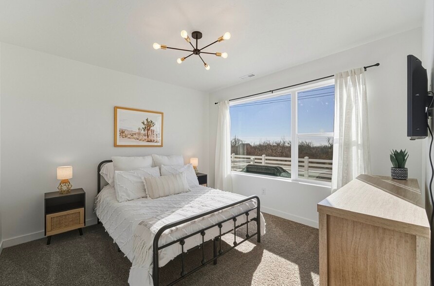 Building Photo - 1007 E Midship Wy