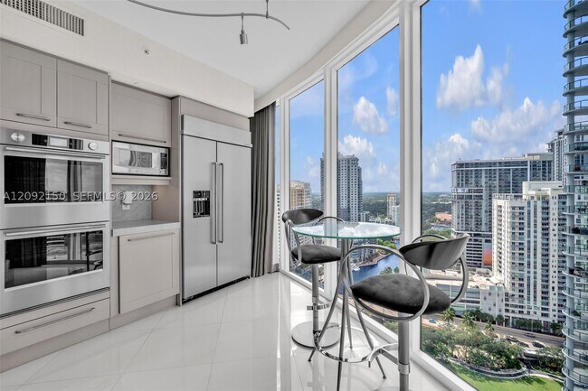 Building Photo - 333 Las Olas Way