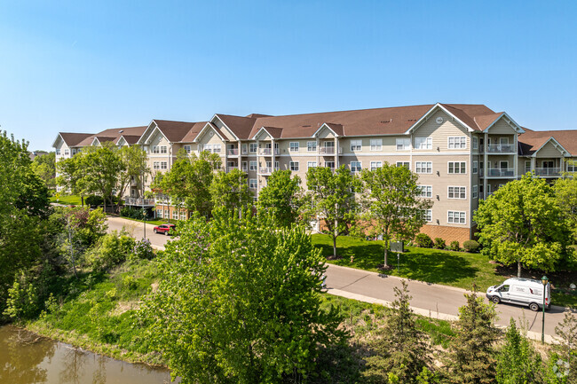 Rear of Building - Applewood Pointe