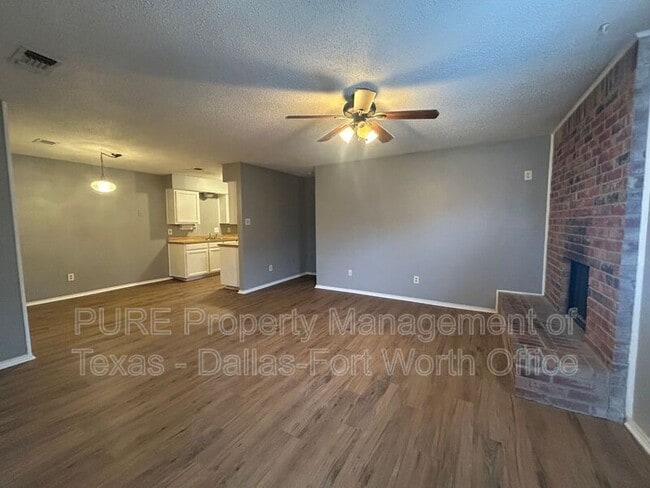 Building Photo - 731 Bluebonnet Dr