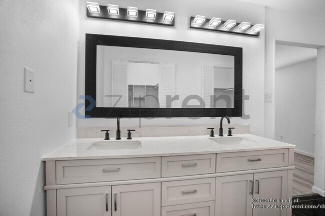 Building Photo - 6829 Shadydale Dr