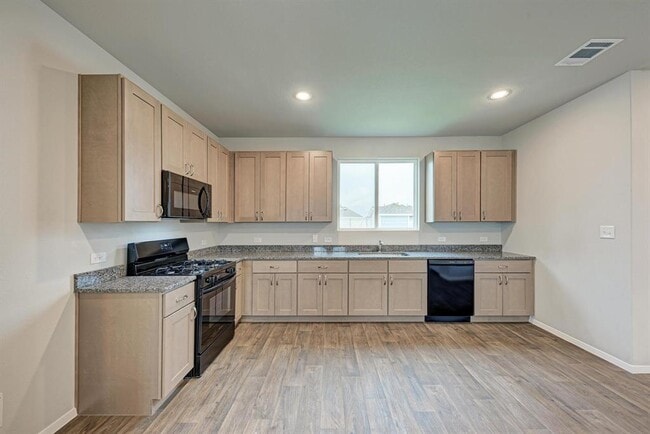 Building Photo - 158 Daylily Dr