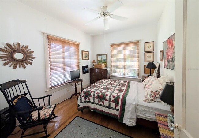 Building Photo - 1701 Siesta Dr