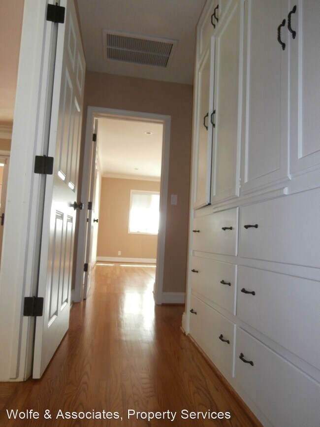 Building Photo - 3 br, 2 bath House - 1595 Miramar Lane