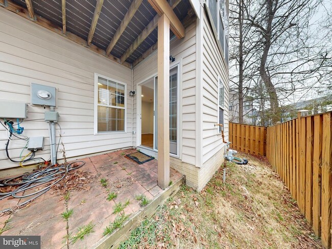 Building Photo - 9321 Hundith Hill Ct