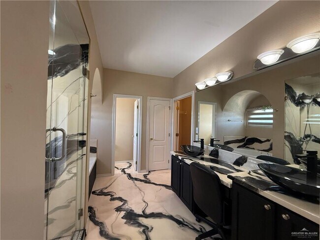 Building Photo - 35 Wisteria Dr