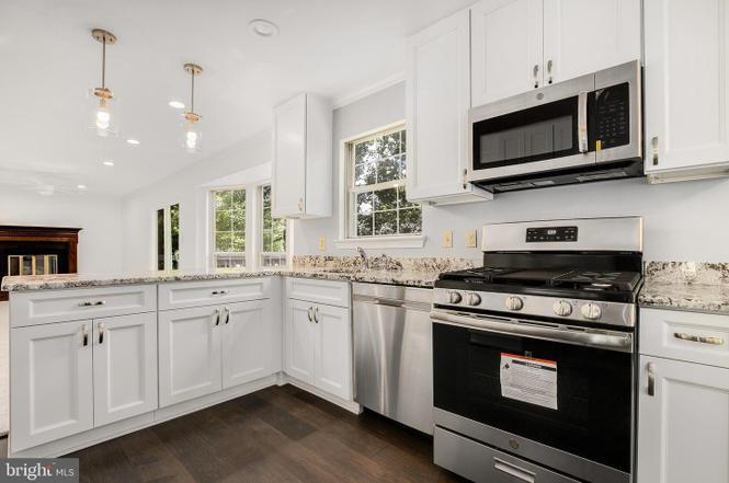 Building Photo - 6124 Valley View Dr