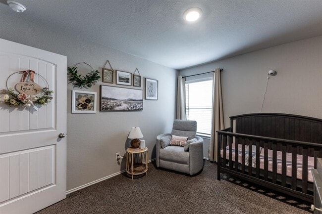 Building Photo - 306 Pecos Dr