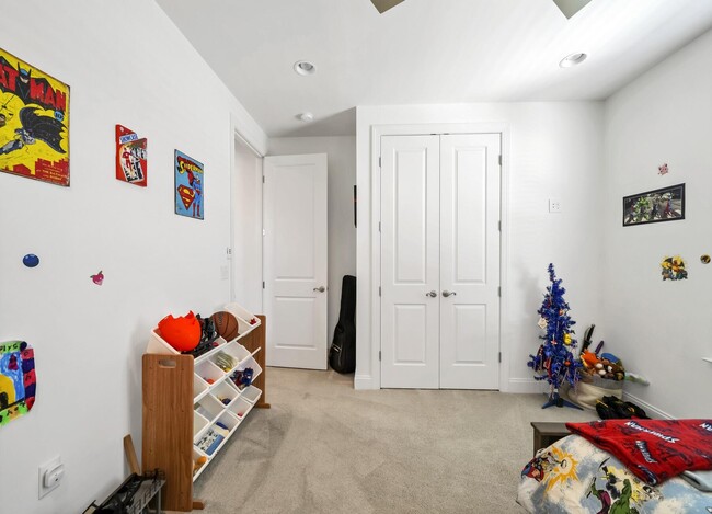 Building Photo - 175 Christian Dr