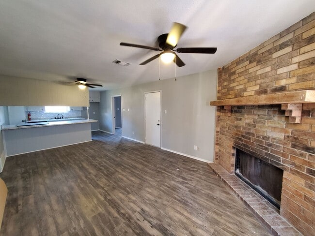 Building Photo - 3322 Erin St
