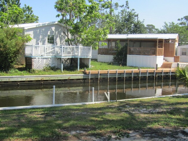 Building Photo - Harbour Towne