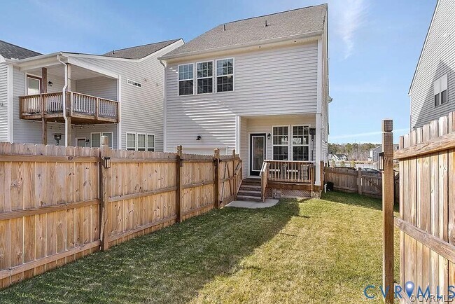 Building Photo - 16913 Thornapple Run