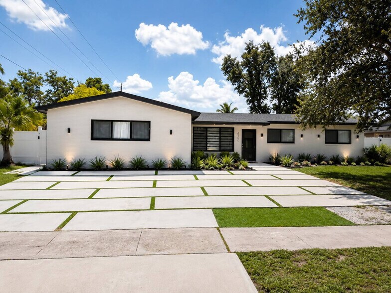 Building Photo - 2321 NW 114th Terrace
