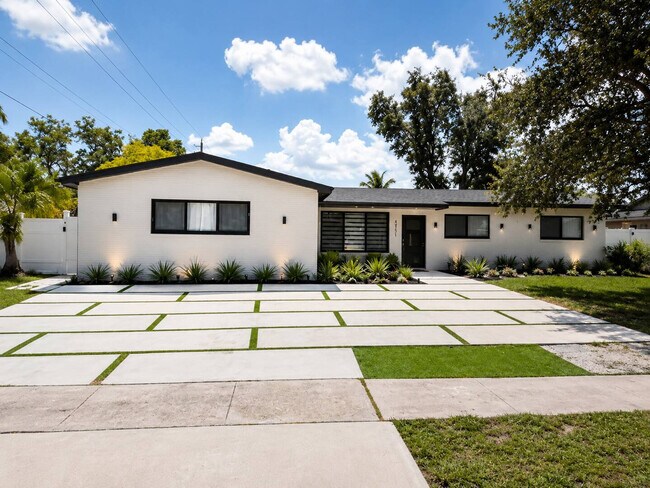 Building Photo - 2321 NW 114th Terrace