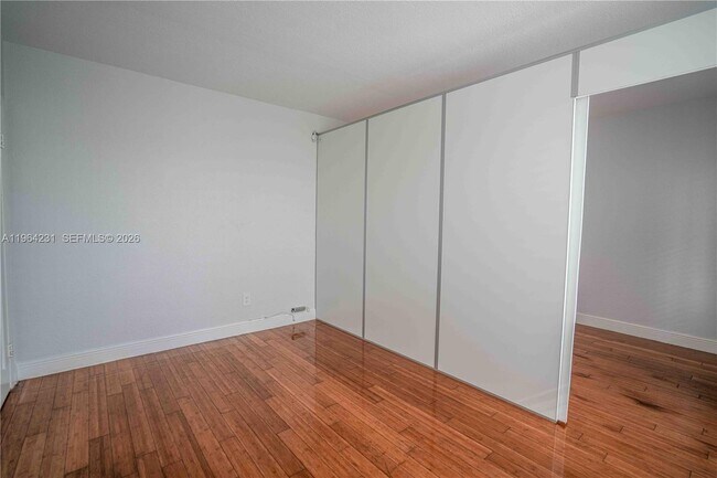 Building Photo - 7325 Carlyle Ave