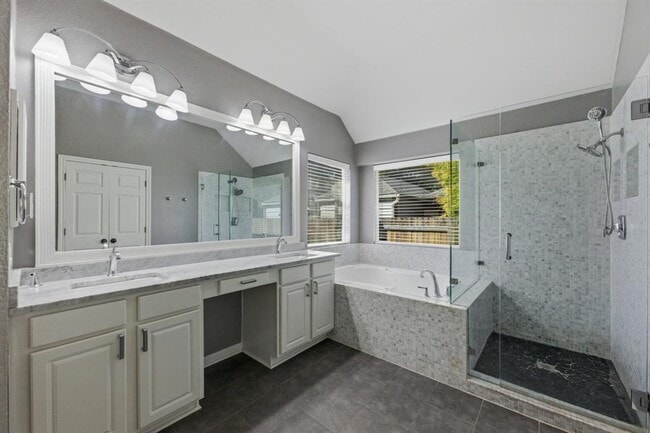 Building Photo - 6213 Mesa Grande Dr