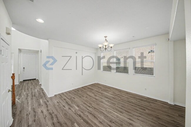 Building Photo - Unit