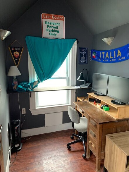 Building Photo - 77 Sheridan Ave