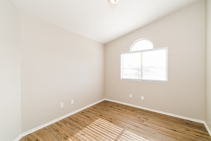 Building Photo - 1766 E Tyson St